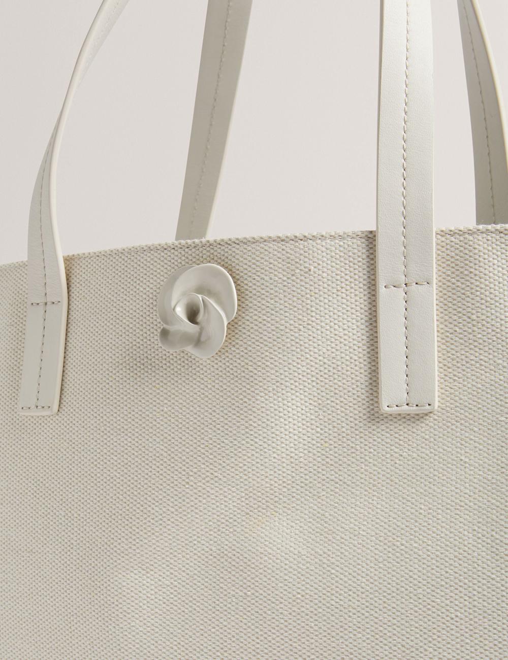 Women Ted Baker AUDOS - Rose Detail Wide Canvas Tote Bags Ecru | Egypt  EHTPL-1346