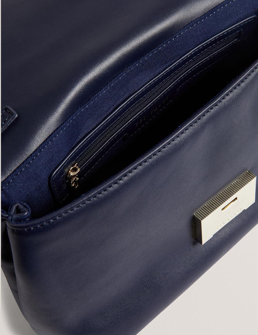 Women Ted Baker DEMAE - Leather Fold Over Chain Shoulder Bags Navy | Egypt  WRVHP-8716