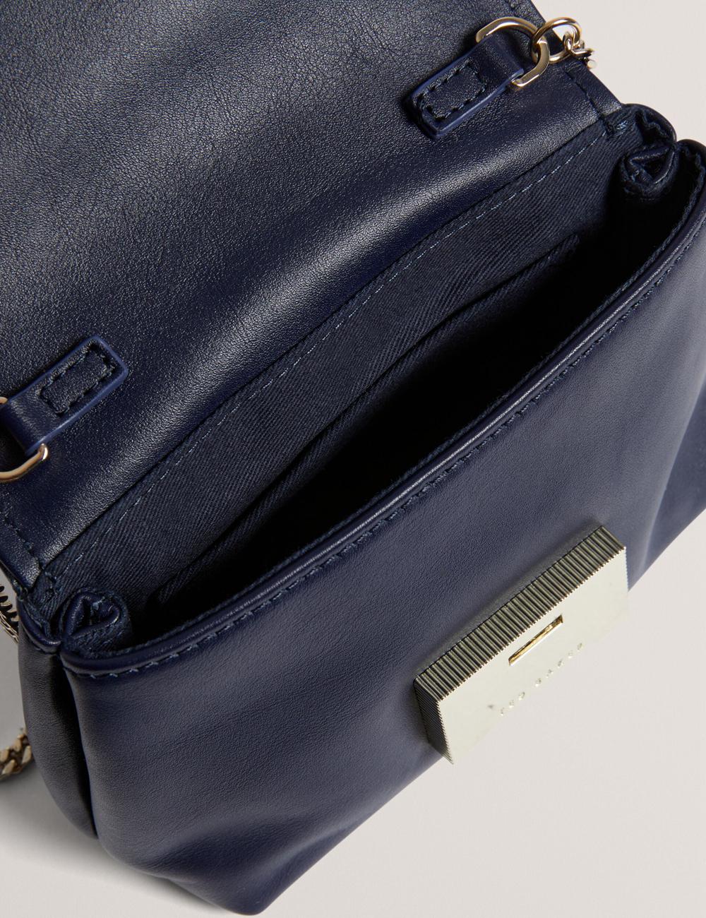 Women Ted Baker DEMNI - Mini Leather Fold Over Chain Crossbody Bags Navy | Egypt  ZNUMQ-2785