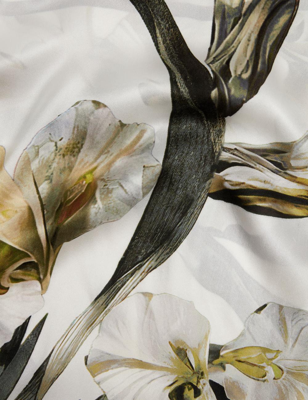 Women Ted Baker IRISSI - Floral Graphic Print Square Silk Scarves Ecru | Egypt  LBAHJ-2436