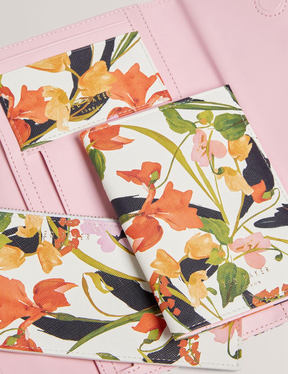 Women Ted Baker JACIIIE - Floral Print Faux Leather Travel Wallets Nat-White | Egypt  HQIAZ-7910