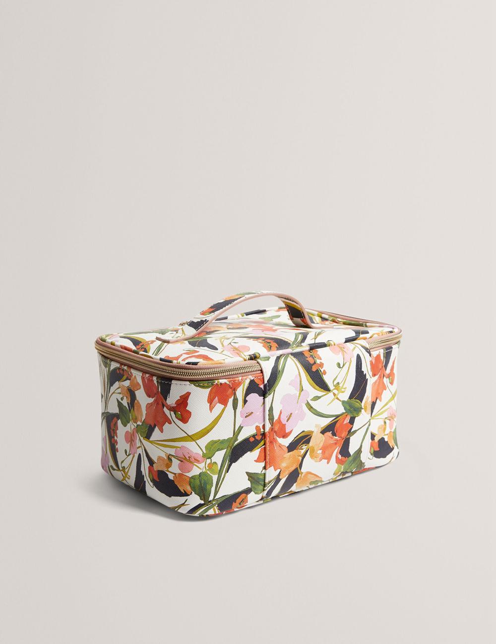 Women Ted Baker LOUISII - Floral PU Top Handle Large Wash Bags Nat-White | Egypt  VQOWU-2163