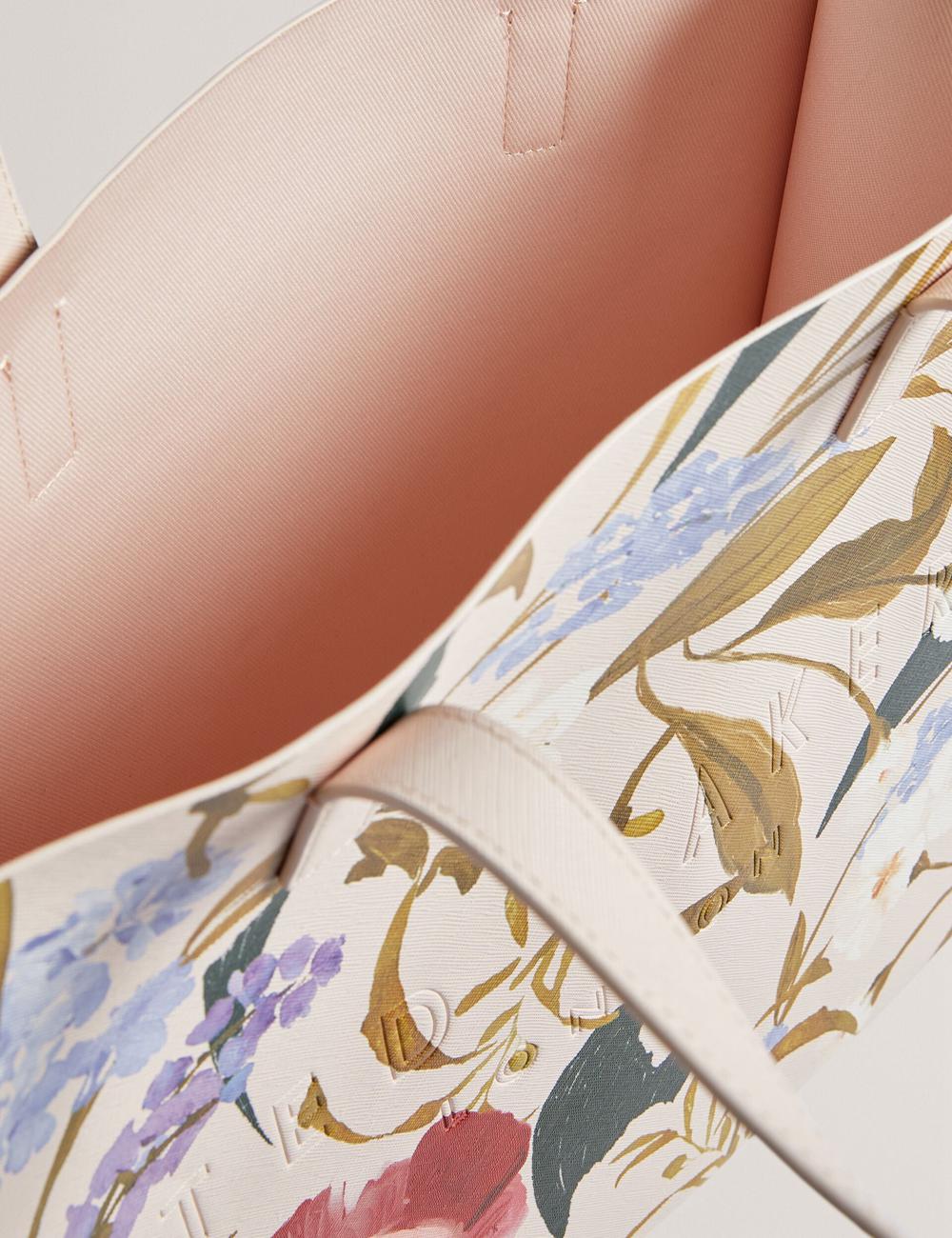 Women Ted Baker PALAMAA - Floral Print PU Leather Large Tote Bags Pink | Egypt  CQXIL-4035