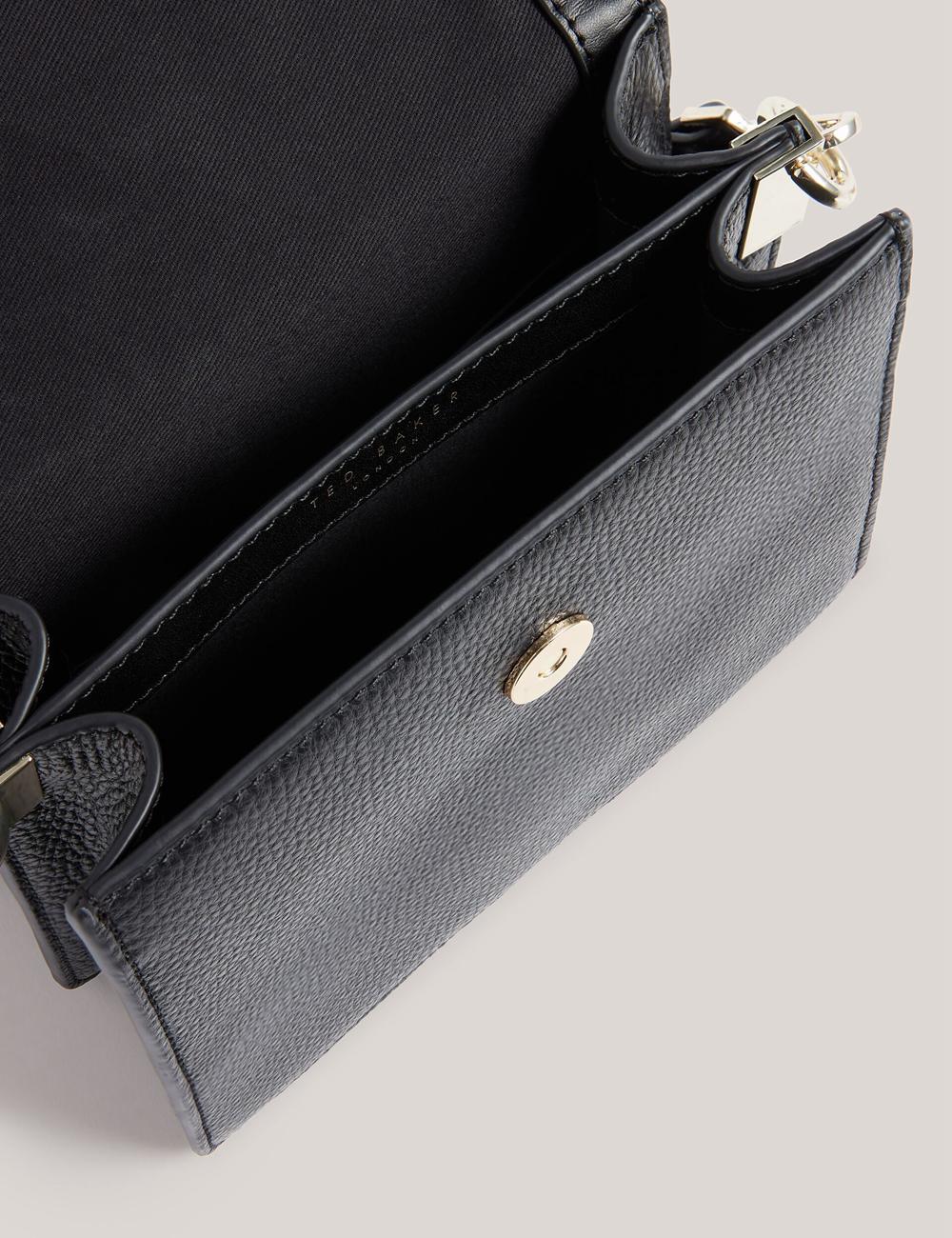 Women Ted Baker ROSELII - Small Top Handle Bar Detail Leather Crossbody Bags Black | Egypt  FKOES-6714