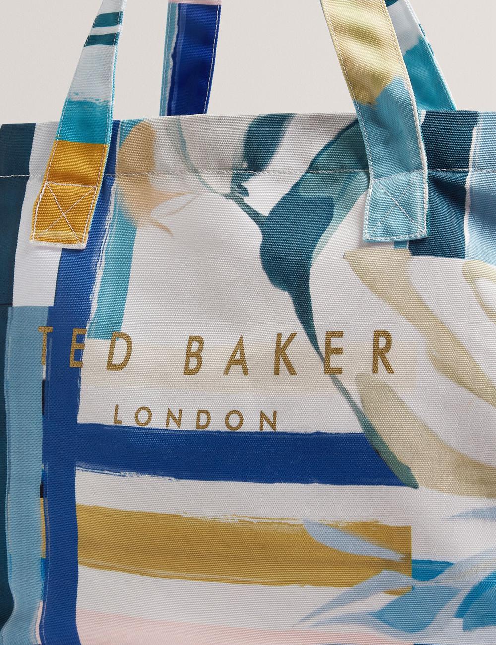 Women Ted Baker SHELYSS - Printed Beach & Flip Flops Set Tote Bags Green | Egypt  VFQIT-3507